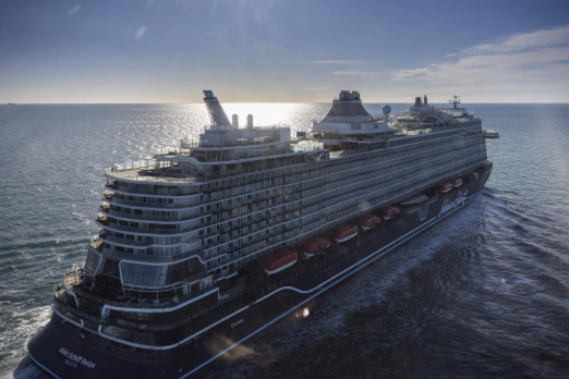 Fincantieri Delivers Dual-Fuel LNG Cruise Ship