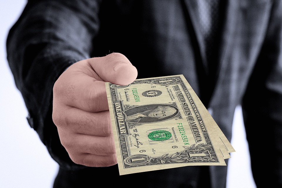 US: Two Fuel Oil Traders Indicted on Corruption Charges