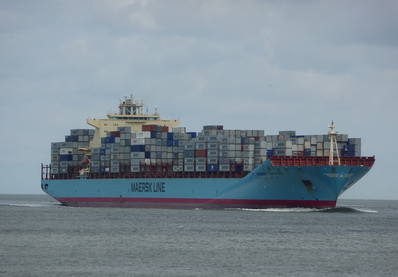 Maersk Halts All Strait of Hormuz and Suez Transits