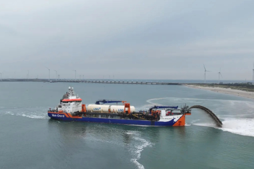 Van Oord's Vessel Completes Dutch Dredging Project Using Bio-LNG