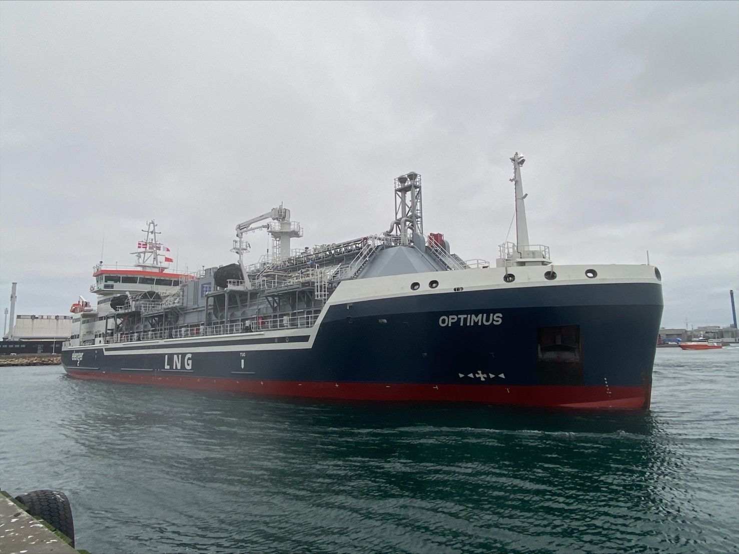 Titan Refills LNG Bunker Barge in Ship-to-Ship Transfer at Skagen