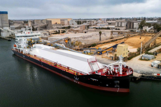 First Battery-Hybrid Bulker Enters Service