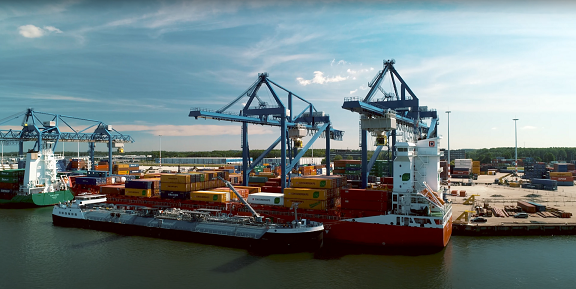 CMA CGM Takes on Rotterdam Bio-LNG Bunker Stem From Shell