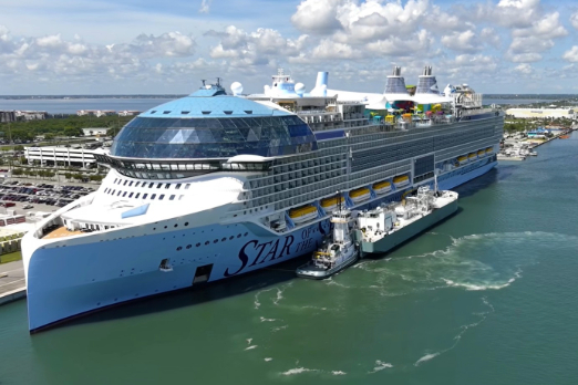 Royal Caribbean Cruise Ship Bunkers LNG at Florida for Maiden Voyage
