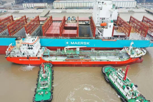 Maersk Boxship Bunkers Methanol in Zhoushan