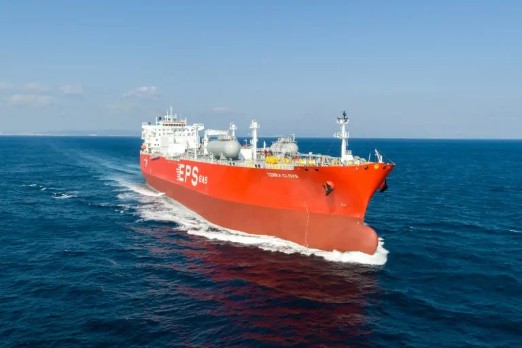 World's First Ammonia-Fuelled VLAC Set to Bunker Green Ammonia in Ulsan
