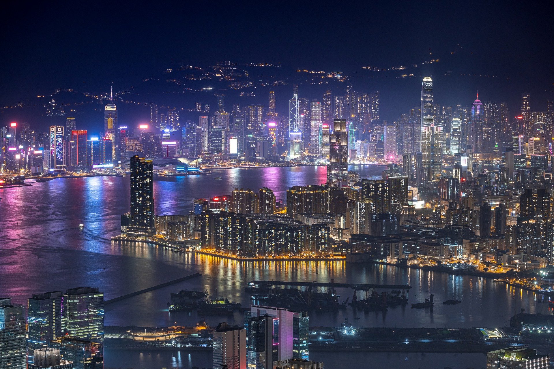 Hong Kong Eases Restrictions on Bunker-Only Calls