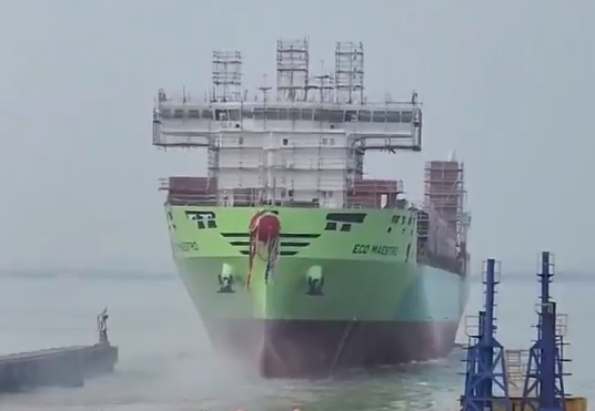 First Methanol-Fuelled X-Press Feeders Boxship Launches