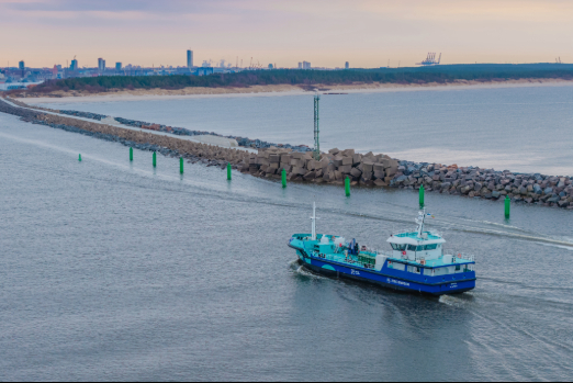 Klaipeda's Hydrogen-Fuelled Waste Collection Ship Begins Operations