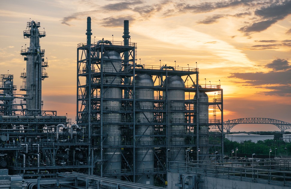 Large US Gulf Refinery Shuts Down Unit After Explosion: Report