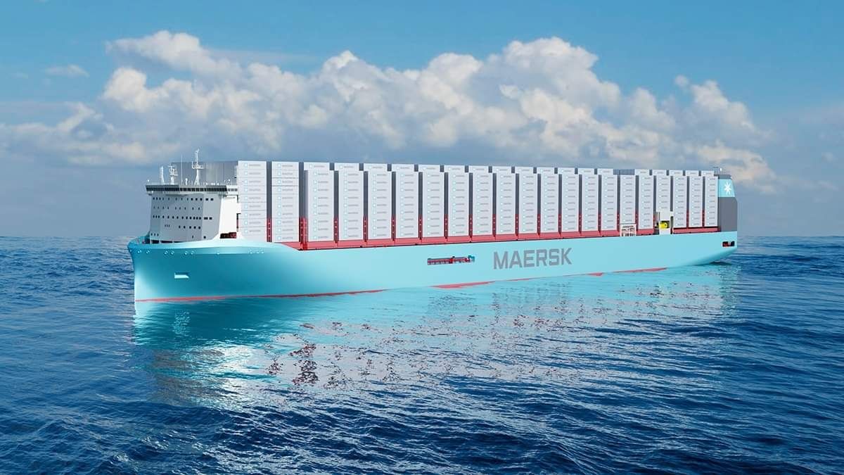 Maersk's First 'Equinox-Class' Methanol Boxship to be Delivered in February