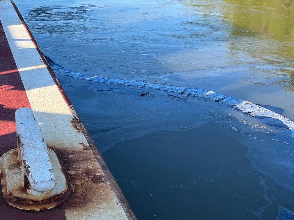 Oil Spill Reported from Mississippi River Barge