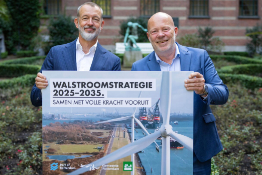 Rotterdam Aims to Make Shore Power Standard for Ships by 2030