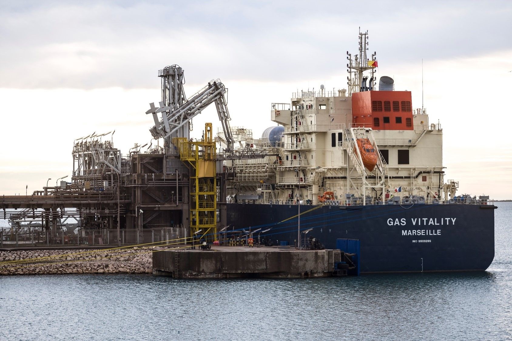 LNG Bunker Barge Ready to Commence Operations at Marseilles-Fos