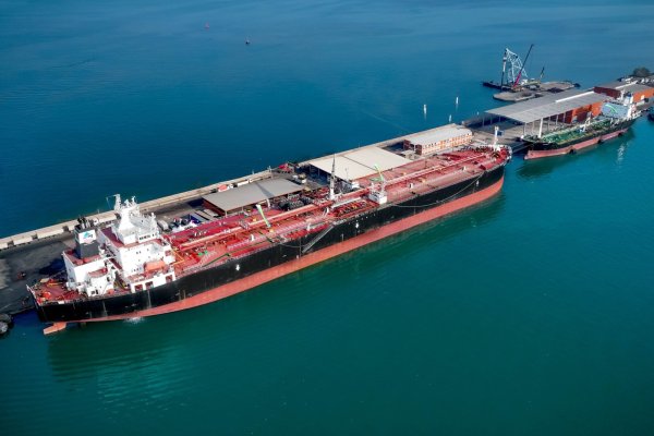 Red Sea Bunkering Makes VLSFO Available Again