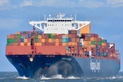 Almost 50 Boxships of Hapag-Lloyd Run on Biofuel Blends and Bio-LNG