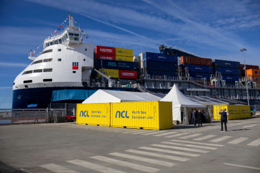 Norwegian Methanol-Fuelled Boxship Starts Operations