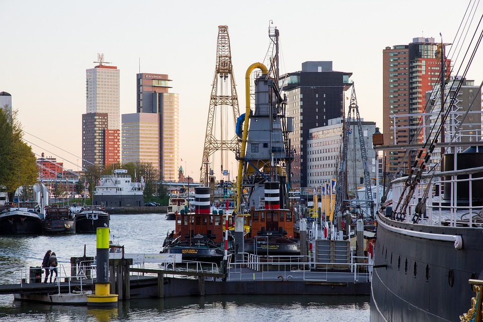 Rotterdam: ECT Terminals to Make Switch to Shore Power