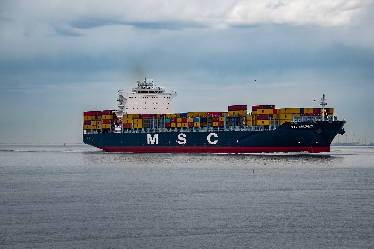 World's Largest Shipping Firm Joins Sea-LNG