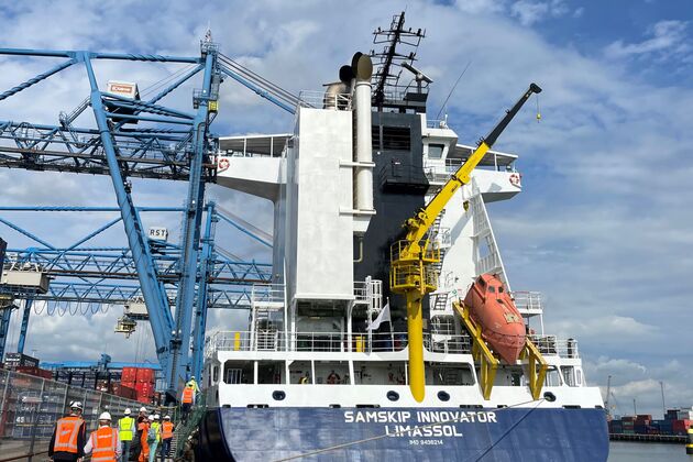 Rotterdam Trials First Shore Power Connection for Container Ships