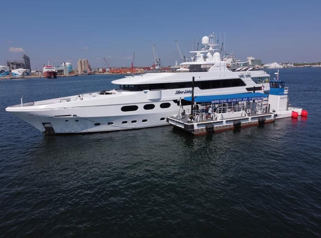 Palm Beach Bunker Supplier Adds Small MGO Barge for Yacht Deliveries