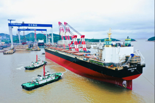 Safe Bulkers Launches First Methanol Dual-Fuel Bulk Carrier