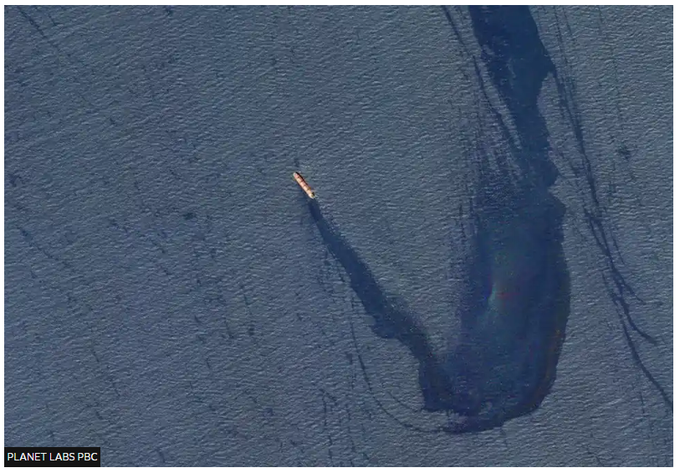 US Warns of Potential Environmental Disaster From Bulker Hit by Houthi Attack
