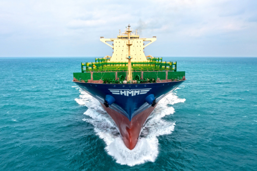 South Korea's HMM Orders 12 LNG-Fuelled Boxships