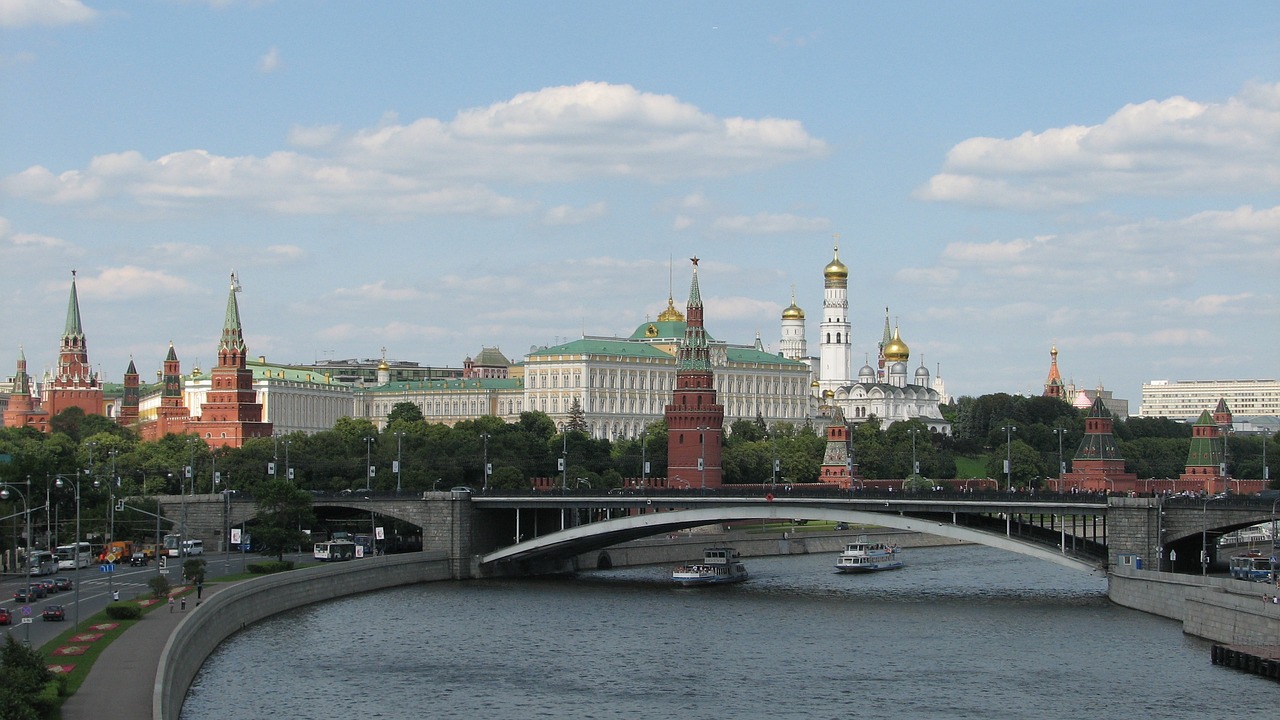 US Sanctions Tanker Firms for Russian Price Cap Breach