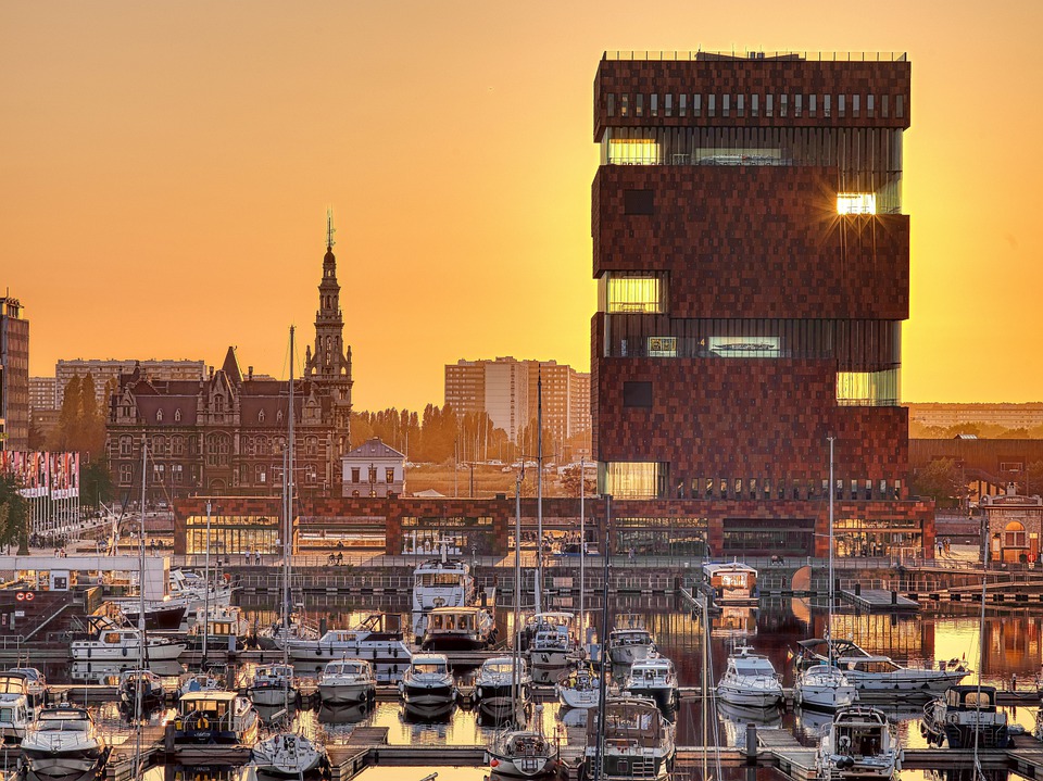 Titan, Fluxys Add LNG Bunker Barge in Antwerp