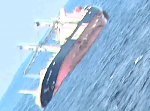 Bulker Runs Aground in South Africa After Crew Evacuated