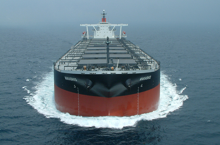 Stricken Bulker Wakashio Breaks Up in Mauritius