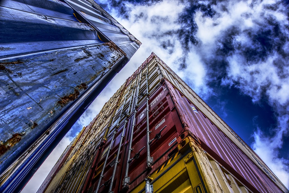 FEATURE: Credit Managers Turn Wary Eye to Container-Market Failures