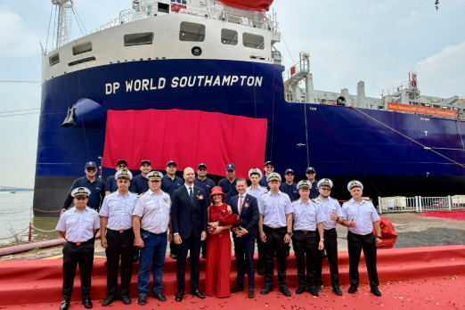 MPC Container Ships Christens Methanol Dual-Fuel Boxship