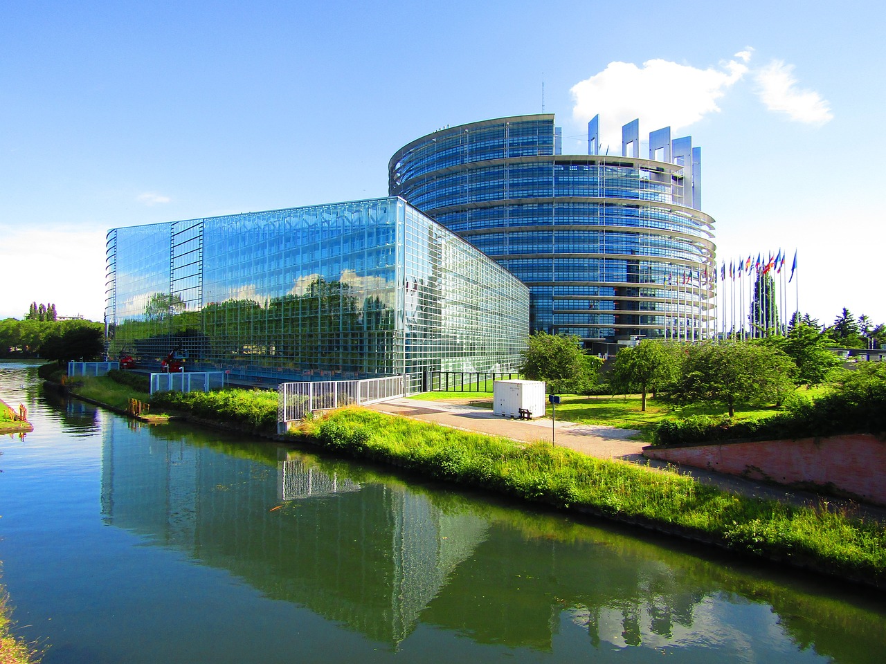European Parliament Sets 40% Production Target for Green Bunker Fuels