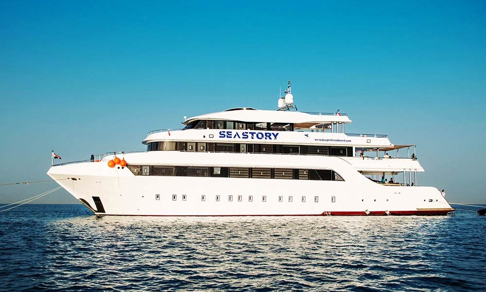 16 Missing After Tourist Boat Sinks in Red Sea