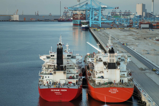 Rotterdam Gears Up for Ammonia with Pilot Bunkering Complete