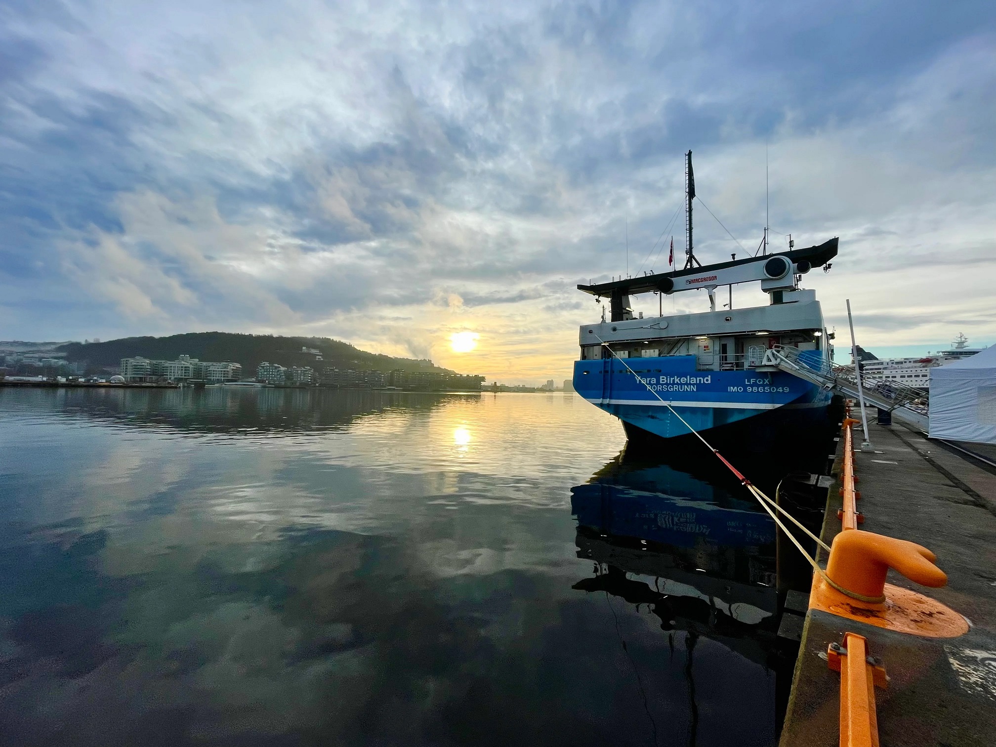 Autonomous Battery-Powered Container Ship Completes Maiden Voyage