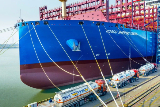 COSCO's New Boxship Can Sail from Far East to US West Coast on Pure Methanol