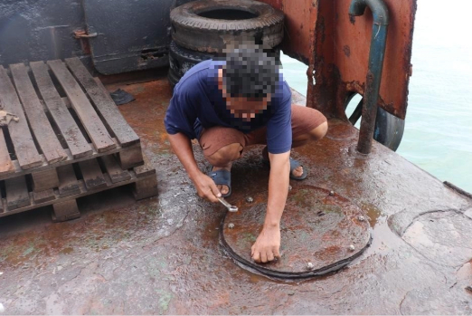 Malaysia Seizes Two Tugboats in Suspected Illegal MGO Transportation
