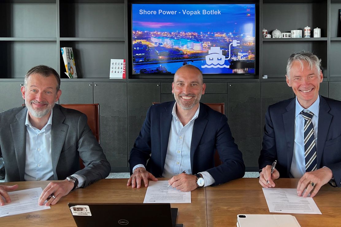 Port of Rotterdam Mulls Shore Power Connection for Chemical Tankers