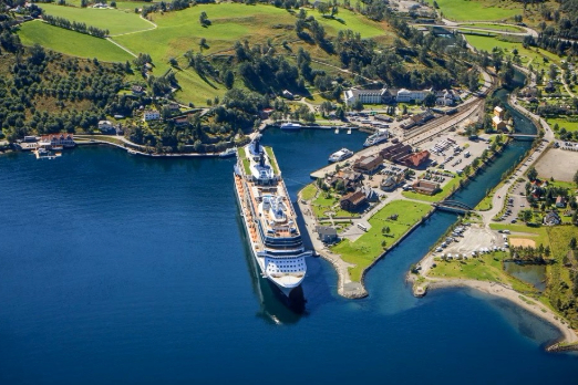 Cruise Ships to Plug into Shore Power in Norway's World Heritage Fjord