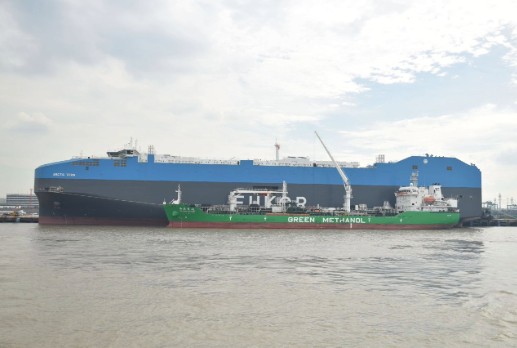 World Fuel and SIPG Supply Green Methanol to Car Carrier in Shanghai