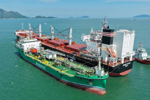Guangzhou Port Sees First STS Green Methanol Bunkering for Bulk Carrier