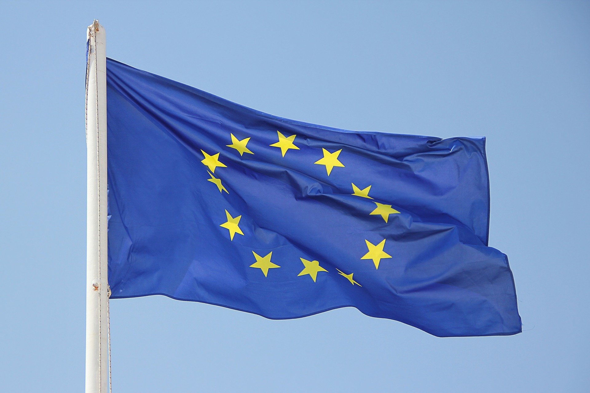 Shipping Industry Drafts Former IMO Emissions Chief Hughes in Campaign Against EU GHG Regulation