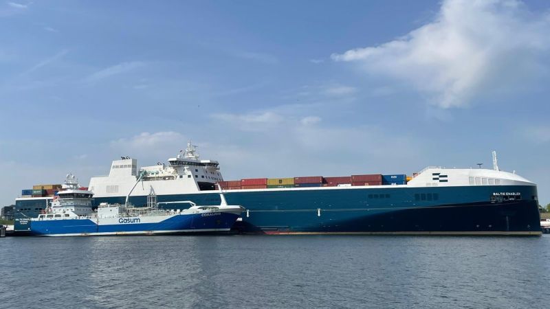 Gasum Launches Ship-to-Ship LNG Bunker Supply at Travemünde