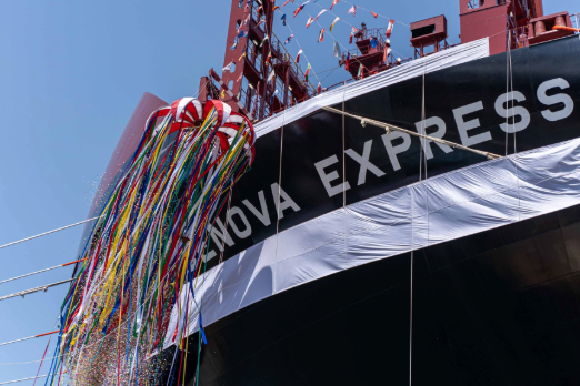 Hapag-Lloyd Takes Delivery of LNG-Fuelled Large Boxship
