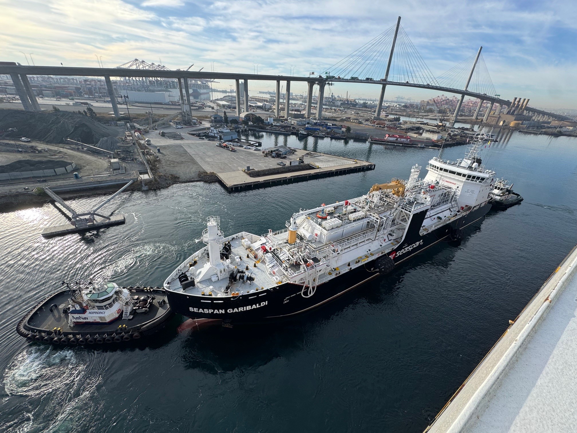 Seaspan Energy Completes First Ship-to-Ship LNG Bunkering at Long Beach