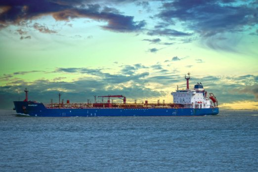 10 Tankers Transited Hormuz Strait Over the Past Week