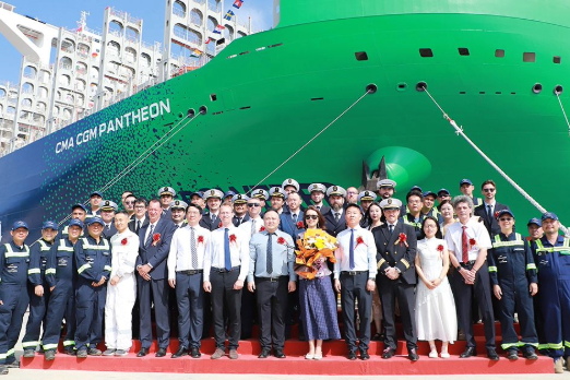 CMA CGM Adds Another Large LNG-Fuelled Boxship to Fleet